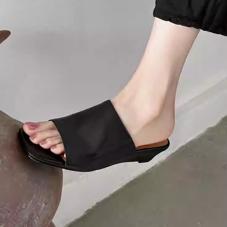 4.5cm Wedge Sandals - One-Strap Low-Heeled Mules, Versatile Slip-On Slippers for Effortless Summer Style 4.5cm Wedge Sandals - One-Strap Low-Heeled Mules, Versatile Slip-On Slippers for Effortless Summer Style