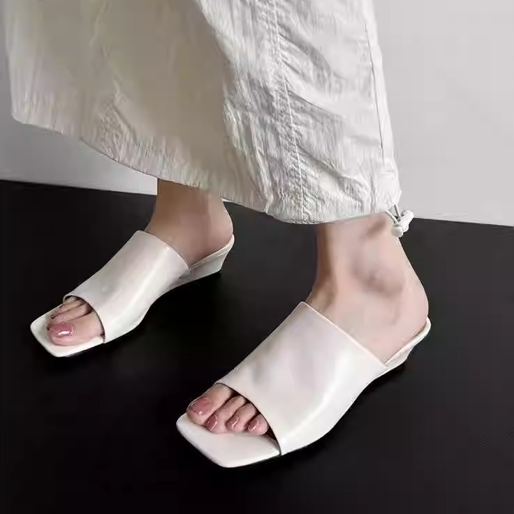 4.5cm Wedge Sandals - One-Strap Low-Heeled Mules, Versatile Slip-On Slippers for Effortless Summer Style 4.5cm Wedge Sandals - One-Strap Low-Heeled Mules, Versatile Slip-On Slippers for Effortless Summer Style