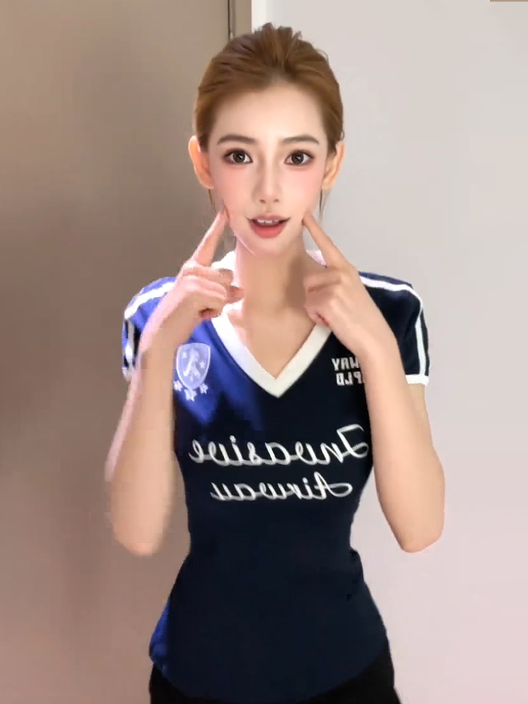 90s American Retro V-Neck Short Sleeve Women's Summer Color-Blocking Football T-Shirt Slim Fit Sports Top 90s American Retro V-Neck Short Sleeve Women's Summer Color-Blocking Football T-Shirt Slim Fit Sports Top