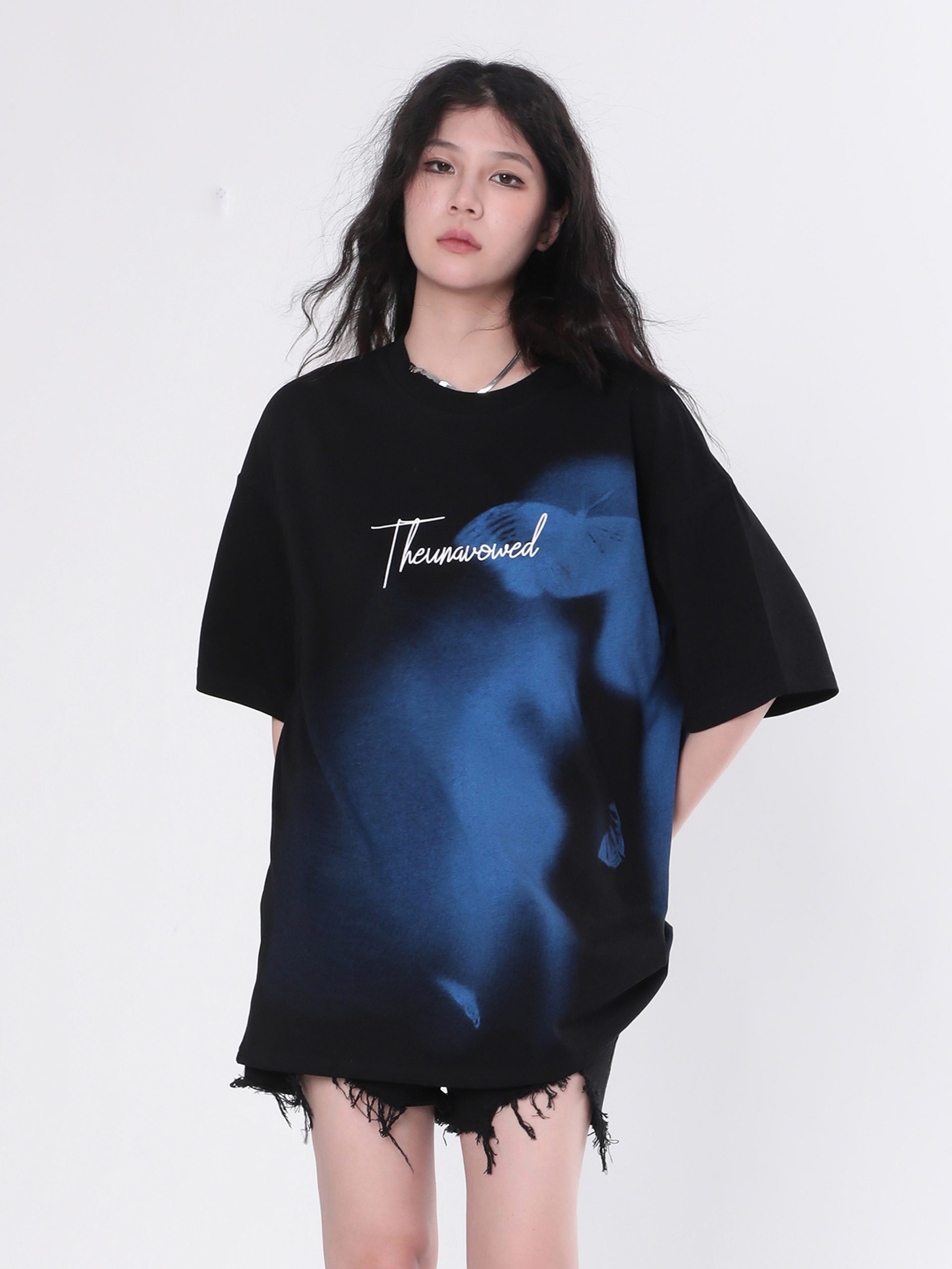 Abstract Butterfly Graphic Short Sleeve T-Shirt for Women - Trendy Hip-Hop Loose Fit Tee Inspired by Nature and Niche Designs Abstract Butterfly Graphic Short Sleeve T-Shirt for Women - Trendy Hip-Hop Loose Fit Tee Inspired by Nature and Niche Designs