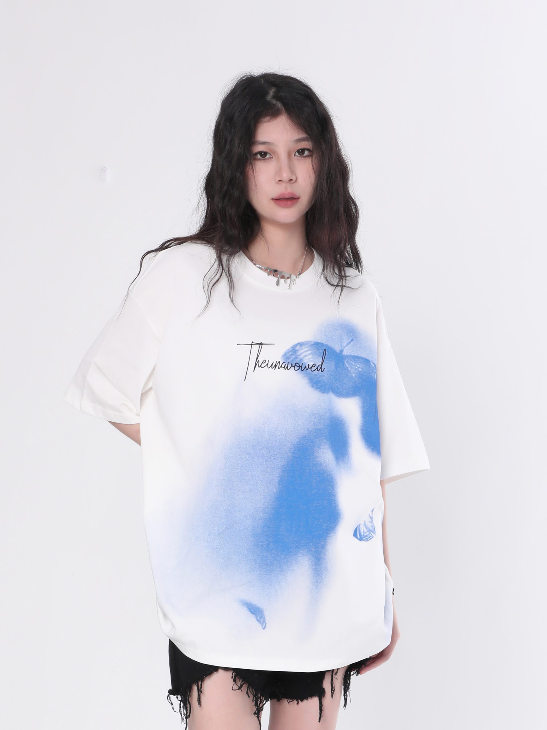 Abstract Butterfly Graphic Short Sleeve T-Shirt for Women - Trendy Hip-Hop Loose Fit Tee Inspired by Nature and Niche Designs Abstract Butterfly Graphic Short Sleeve T-Shirt for Women - Trendy Hip-Hop Loose Fit Tee Inspired by Nature and Niche Designs