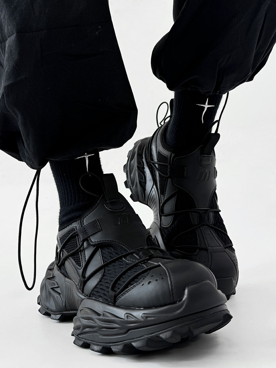 All-Black 18XL Dad Shoes for Men - Trendy Functional Outdoor Hiking Mountaineering Sneakers for Couples All-Black 18XL Dad Shoes for Men - Trendy Functional Outdoor Hiking Mountaineering Sneakers for Couples