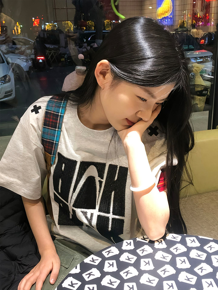 American Retro 2025 Summer Women's Short Sleeve Letter Embroidery Round Neck T-Shirt Casual Loose Fit Trendy Top American Retro 2025 Summer Women's Short Sleeve Letter Embroidery Round Neck T-Shirt Casual Loose Fit Trendy Top