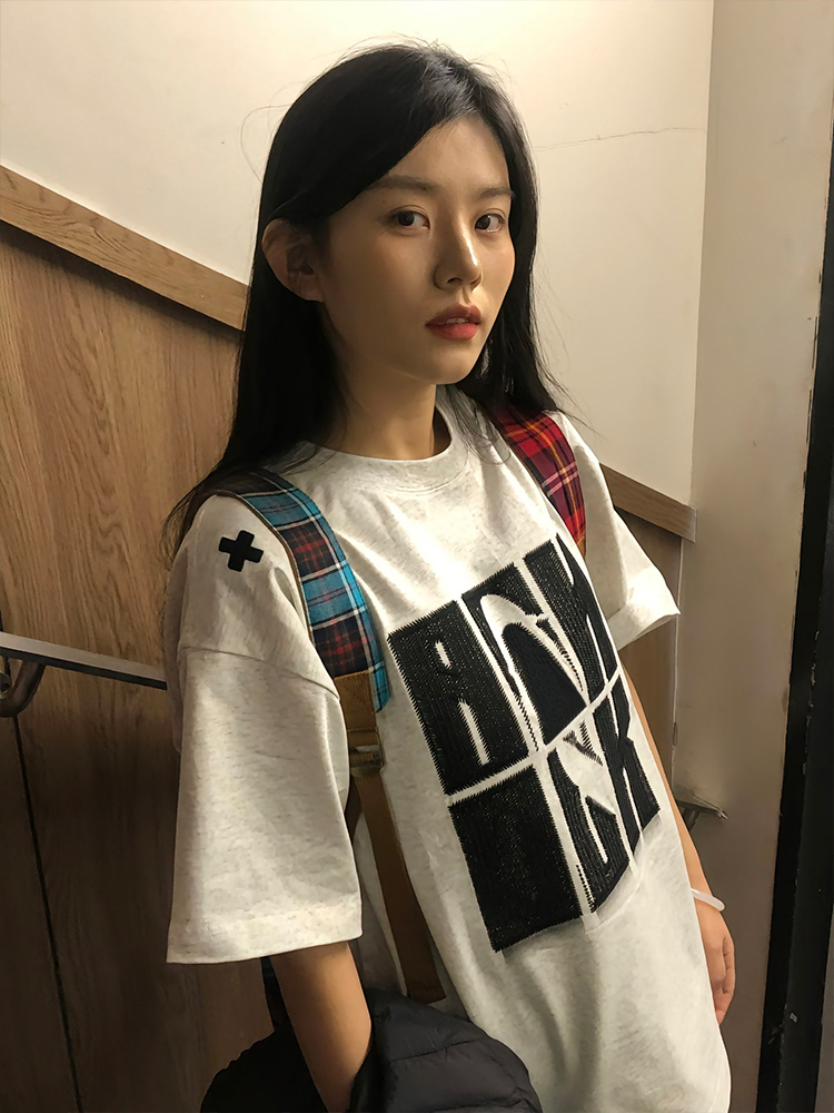 American Retro 2025 Summer Women's Short Sleeve Letter Embroidery Round Neck T-Shirt Casual Loose Fit Trendy Top American Retro 2025 Summer Women's Short Sleeve Letter Embroidery Round Neck T-Shirt Casual Loose Fit Trendy Top