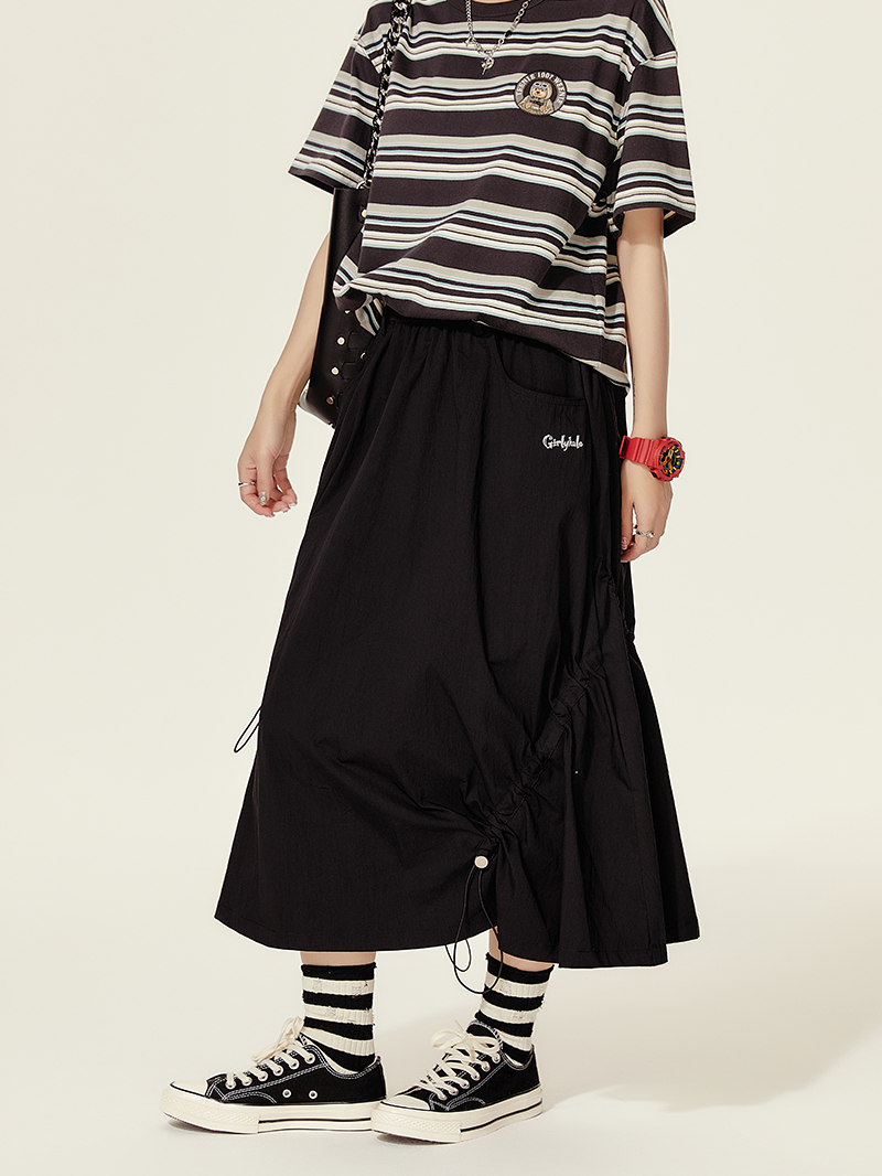 American Retro Black A-Line Half Skirt for Women, Summer Asymmetric Drawstring Design, Hip-Covering Umbrella Style American Retro Black A-Line Half Skirt for Women, Summer Asymmetric Drawstring Design, Hip-Covering Umbrella Style