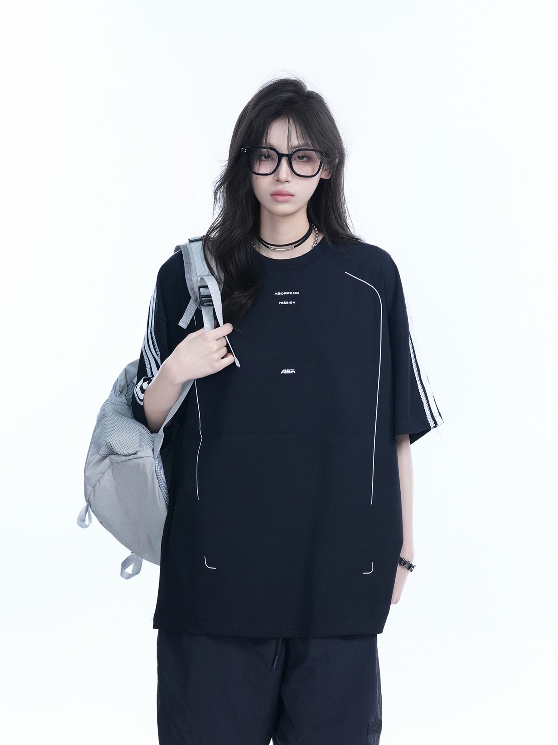 American Retro Black Short-Sleeve T-Shirt for Women – Loose Fit, Summer Casual Tee with Trendy Graphic Design American Retro Black Short-Sleeve T-Shirt for Women – Loose Fit, Summer Casual Tee with Trendy Graphic Design