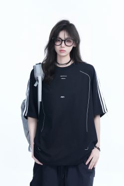 American Retro Black Short-Sleeve T-Shirt for Women – Loose Fit, Summer Casual Tee with Trendy Graphic Design