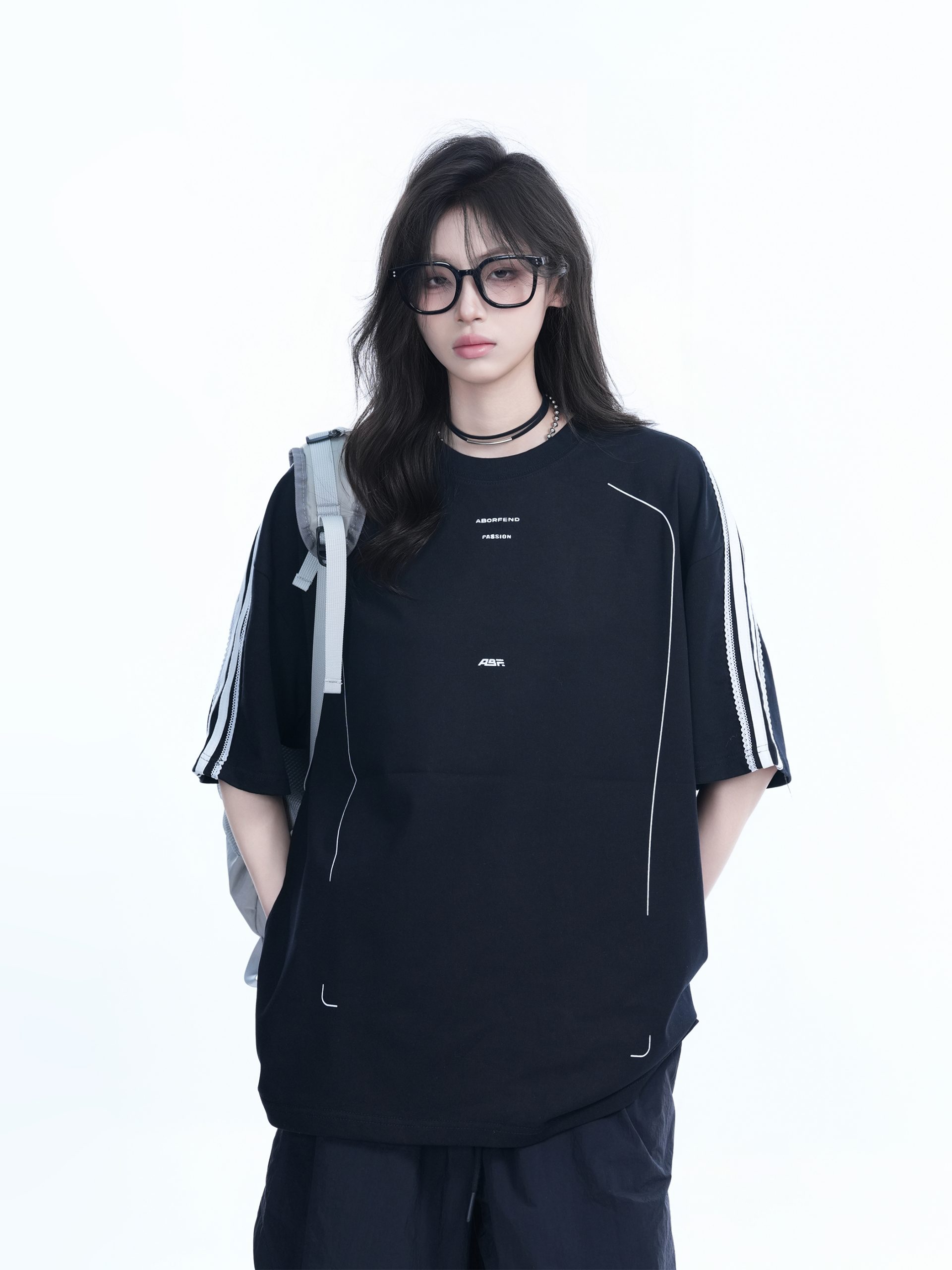 American Retro Black Short-Sleeve T-Shirt for Women – Loose Fit, Summer Casual Tee with Trendy Graphic Design American Retro Black Short-Sleeve T-Shirt for Women – Loose Fit, Summer Casual Tee with Trendy Graphic Design