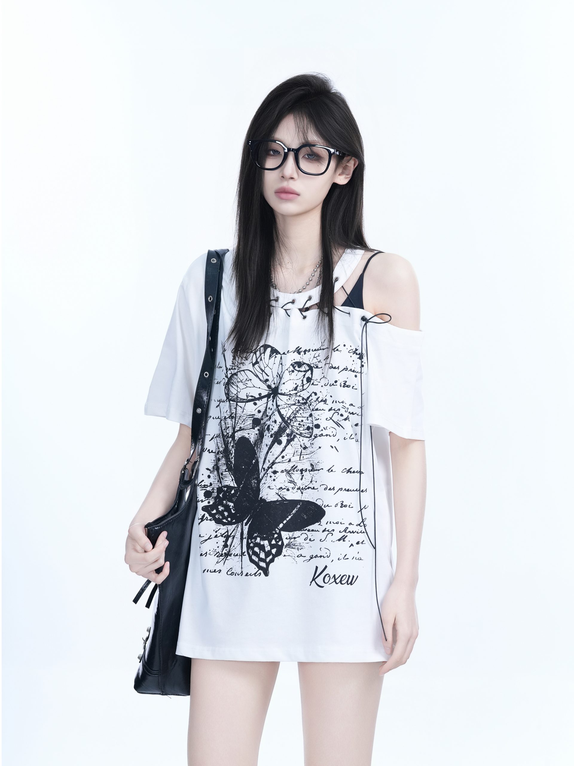 American Retro Butterfly Graffiti Off-Shoulder Short-Sleeve T-Shirt for Women – Trendy Y2K Niche Style for Hot Girls American Retro Butterfly Graffiti Off-Shoulder Short-Sleeve T-Shirt for Women – Trendy Y2K Niche Style for Hot Girls