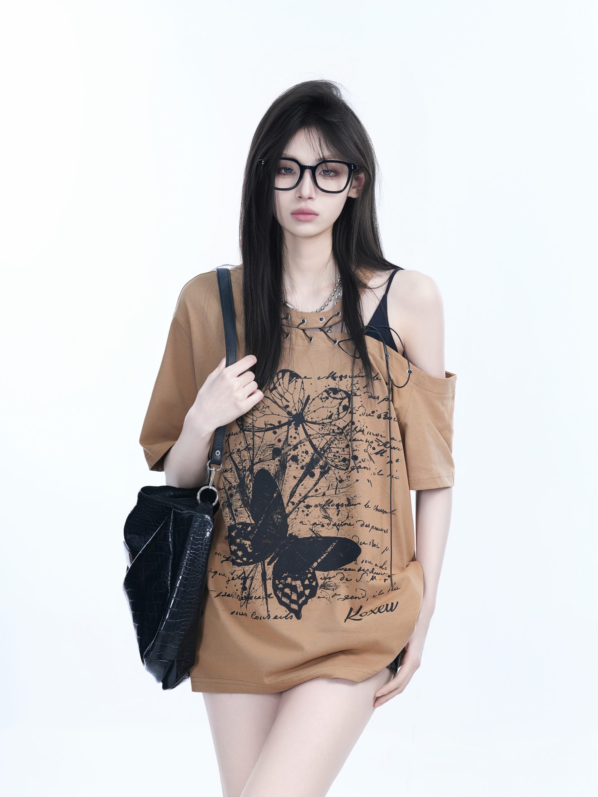 American Retro Butterfly Graffiti Off-Shoulder Short-Sleeve T-Shirt for Women – Trendy Y2K Niche Style for Hot Girls American Retro Butterfly Graffiti Off-Shoulder Short-Sleeve T-Shirt for Women – Trendy Y2K Niche Style for Hot Girls