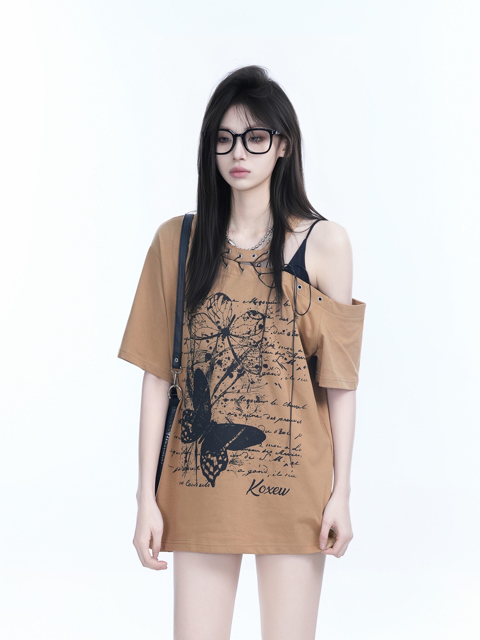 American Retro Butterfly Graffiti Off-Shoulder Short-Sleeve T-Shirt for Women – Trendy Y2K Niche Style for Hot Girls American Retro Butterfly Graffiti Off-Shoulder Short-Sleeve T-Shirt for Women – Trendy Y2K Niche Style for Hot Girls