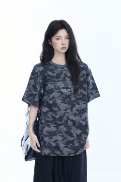 American Retro Camouflage Oversized Short Sleeve T-Shirt for Women - Summer Loose Fit Tee with Graphic Design
