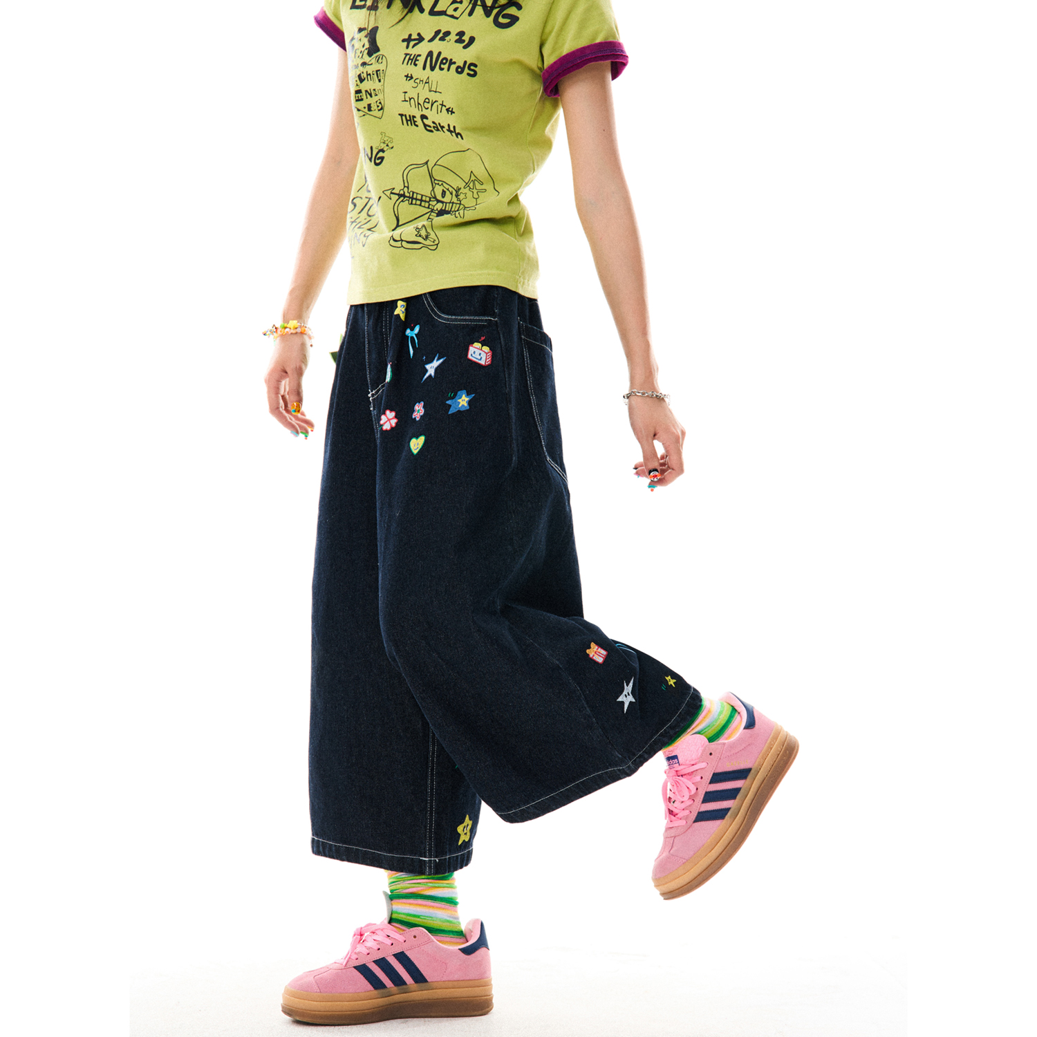 American Retro Cartoon Printed Denim Shorts for Women - Loose Fit, Versatile Seven-Point Wide-Leg Style American Retro Cartoon Printed Denim Shorts for Women - Loose Fit, Versatile Seven-Point Wide-Leg Style