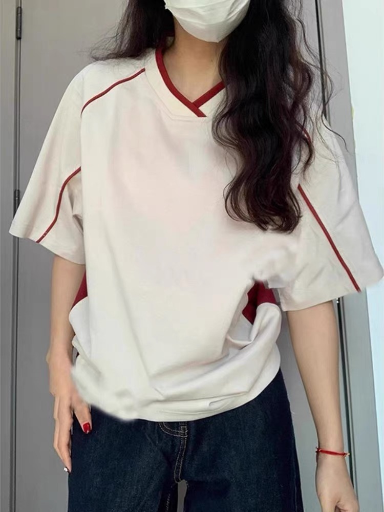 American Retro Color-Blocked V-Neck Short Sleeve T-Shirt for Women - Trendy Summer Sports College Style Top American Retro Color-Blocked V-Neck Short Sleeve T-Shirt for Women - Trendy Summer Sports College Style Top