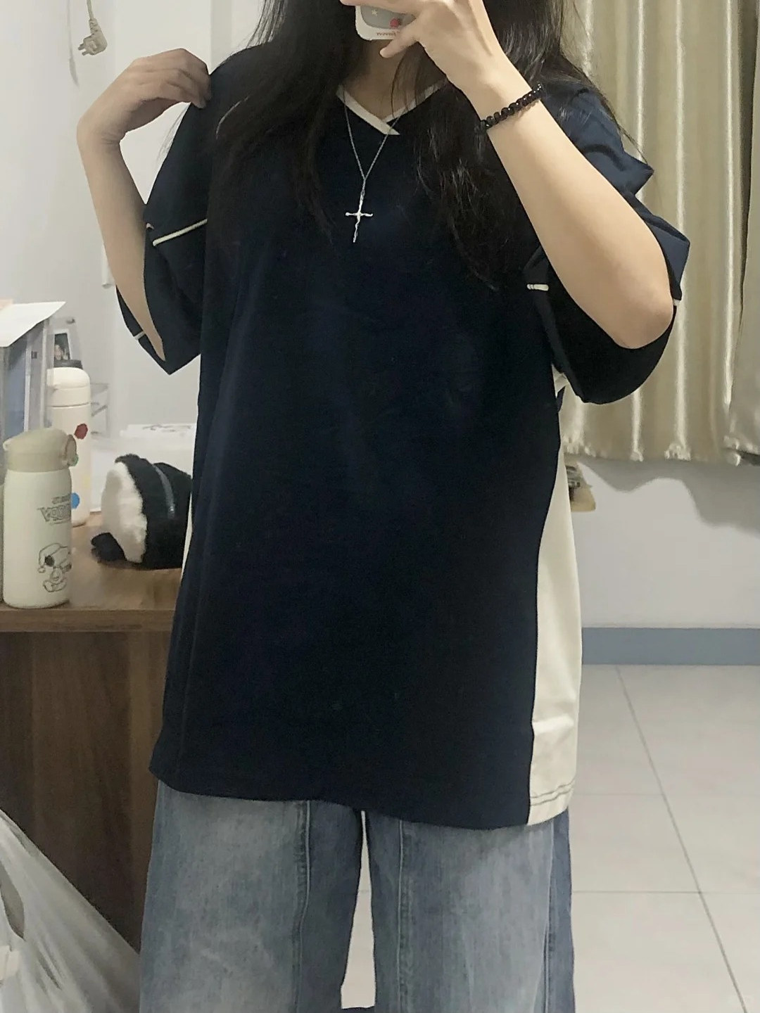 American Retro Color-Blocked V-Neck Short Sleeve T-Shirt for Women - Trendy Summer Sports College Style Top American Retro Color-Blocked V-Neck Short Sleeve T-Shirt for Women - Trendy Summer Sports College Style Top