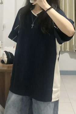 American Retro Color-Blocked V-Neck Short Sleeve T-Shirt for Women - Trendy Summer Sports College Style Top