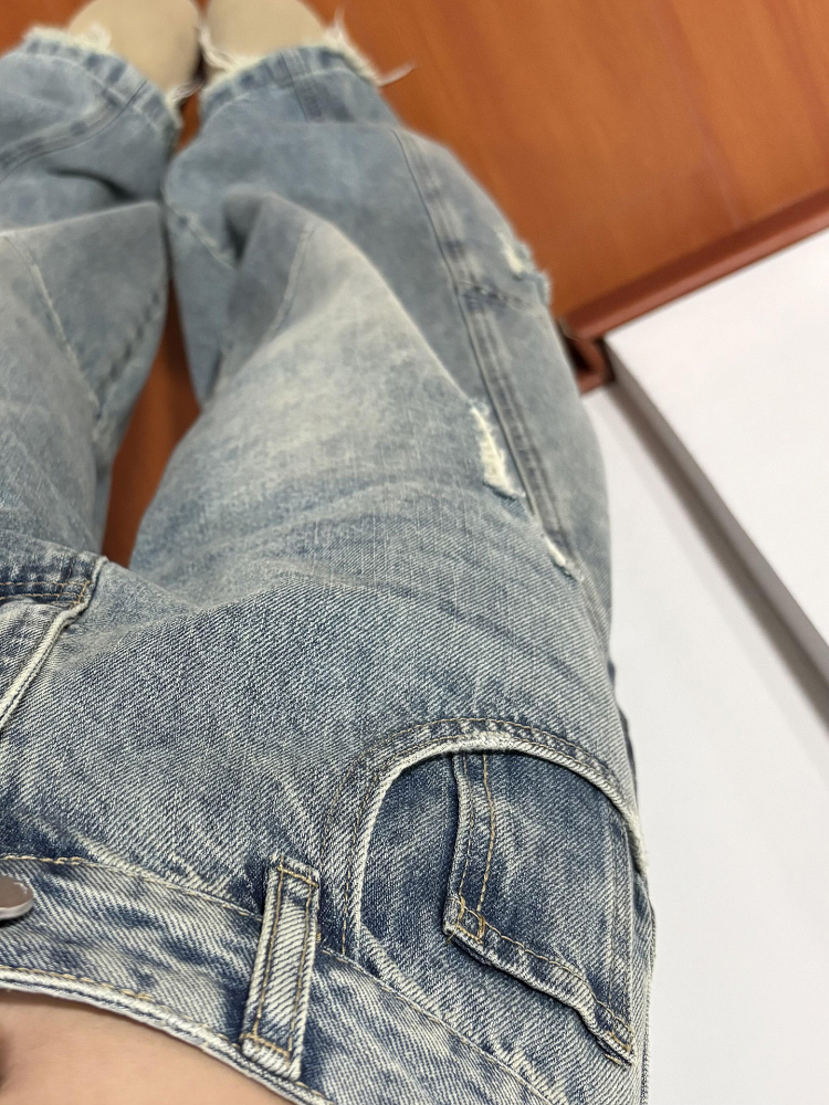 American Retro Curved Blade Wide-Leg Jeans for Men & Women, Loose Deconstructed Design, Washed Distressed Floor-Length Pants American Retro Curved Blade Wide-Leg Jeans for Men & Women, Loose Deconstructed Design, Washed Distressed Floor-Length Pants