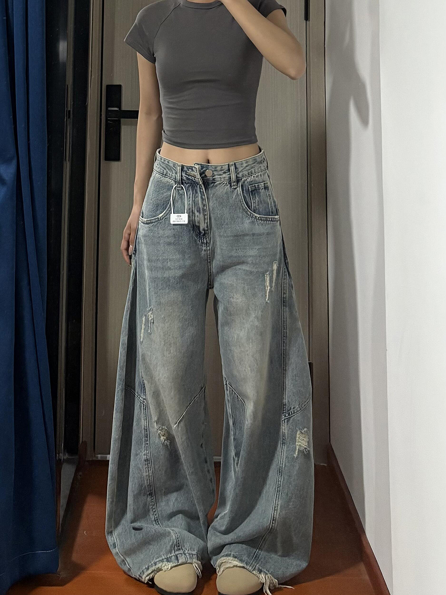 American Retro Curved Blade Wide-Leg Jeans for Men & Women, Loose Deconstructed Design, Washed Distressed Floor-Length Pants American Retro Curved Blade Wide-Leg Jeans for Men & Women, Loose Deconstructed Design, Washed Distressed Floor-Length Pants