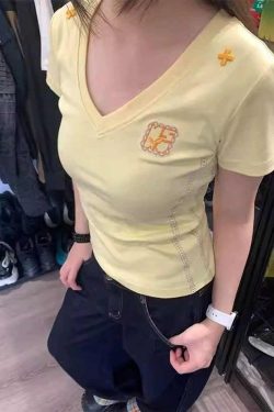 American Retro Embroidered V-Neck Short Sleeve T-Shirt for Women - Summer 2025 Slim Fit Cropped Top, Sexy Y2K Style