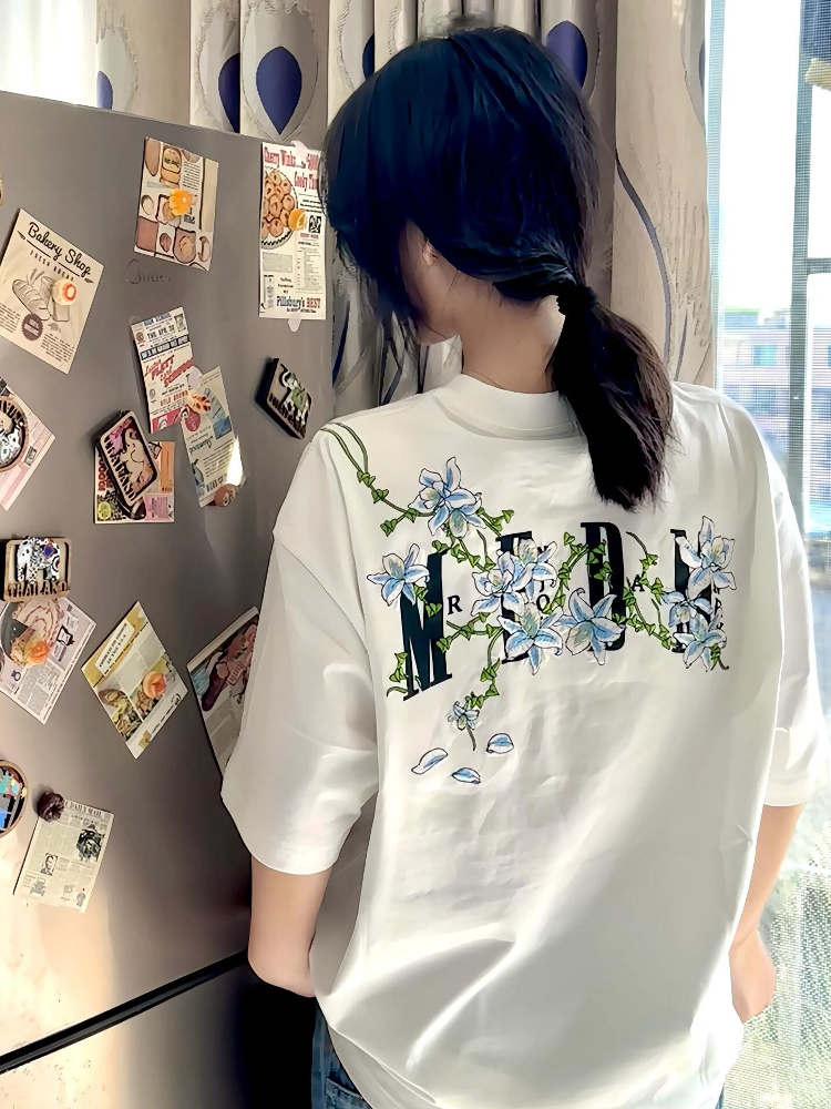 American Retro Embroidered Vine Floral Short Sleeve T-Shirt for Women - Trendy Oversized Summer 2025 High Street Style American Retro Embroidered Vine Floral Short Sleeve T-Shirt for Women - Trendy Oversized Summer 2025 High Street Style