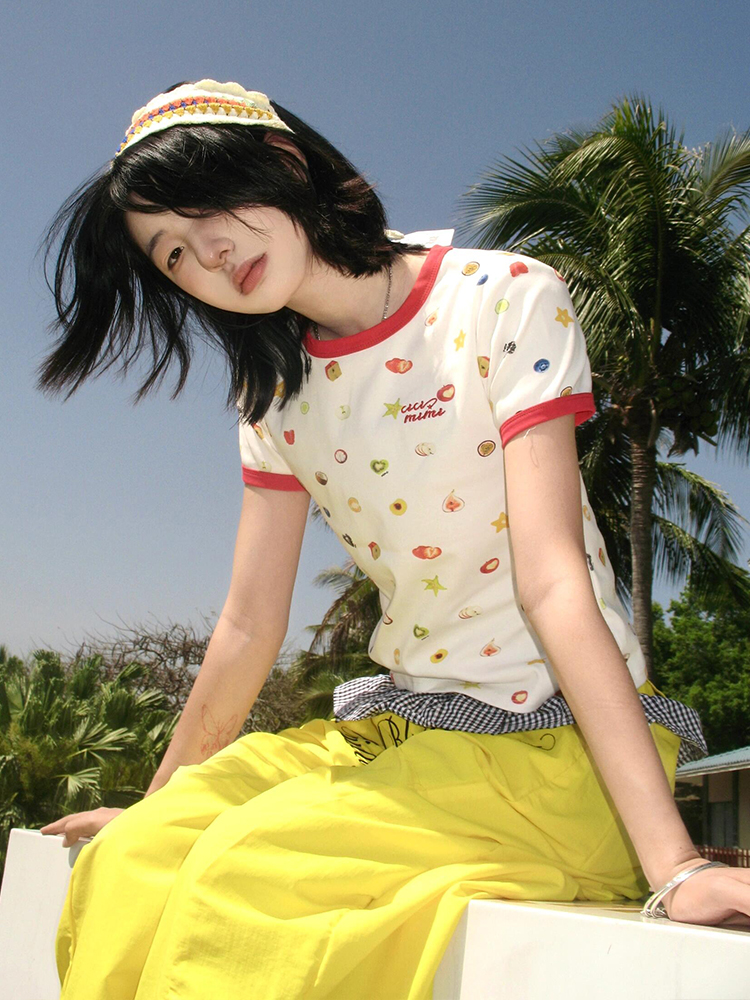 American Retro Fruit Print Color-Block Short Sleeve T-Shirt for Women - Slim Fit Round Neck College Style Summer Top American Retro Fruit Print Color-Block Short Sleeve T-Shirt for Women - Slim Fit Round Neck College Style Summer Top