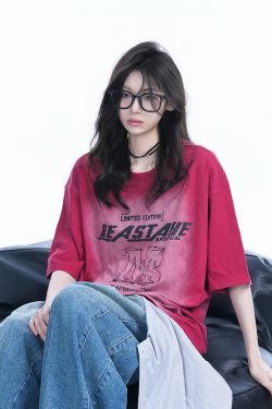 American Retro Gradient Red Short-Sleeve T-Shirt for Women, Unique Loose Fit with Embroidery, Y2K Inspired Fashion Top