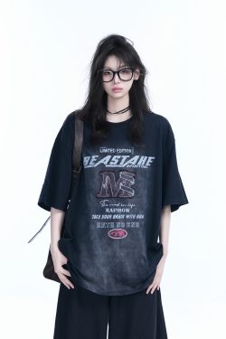 American Retro Gradient Red Short-Sleeve T-Shirt for Women, Unique Loose Fit with Embroidery, Y2K Inspired Fashion Top