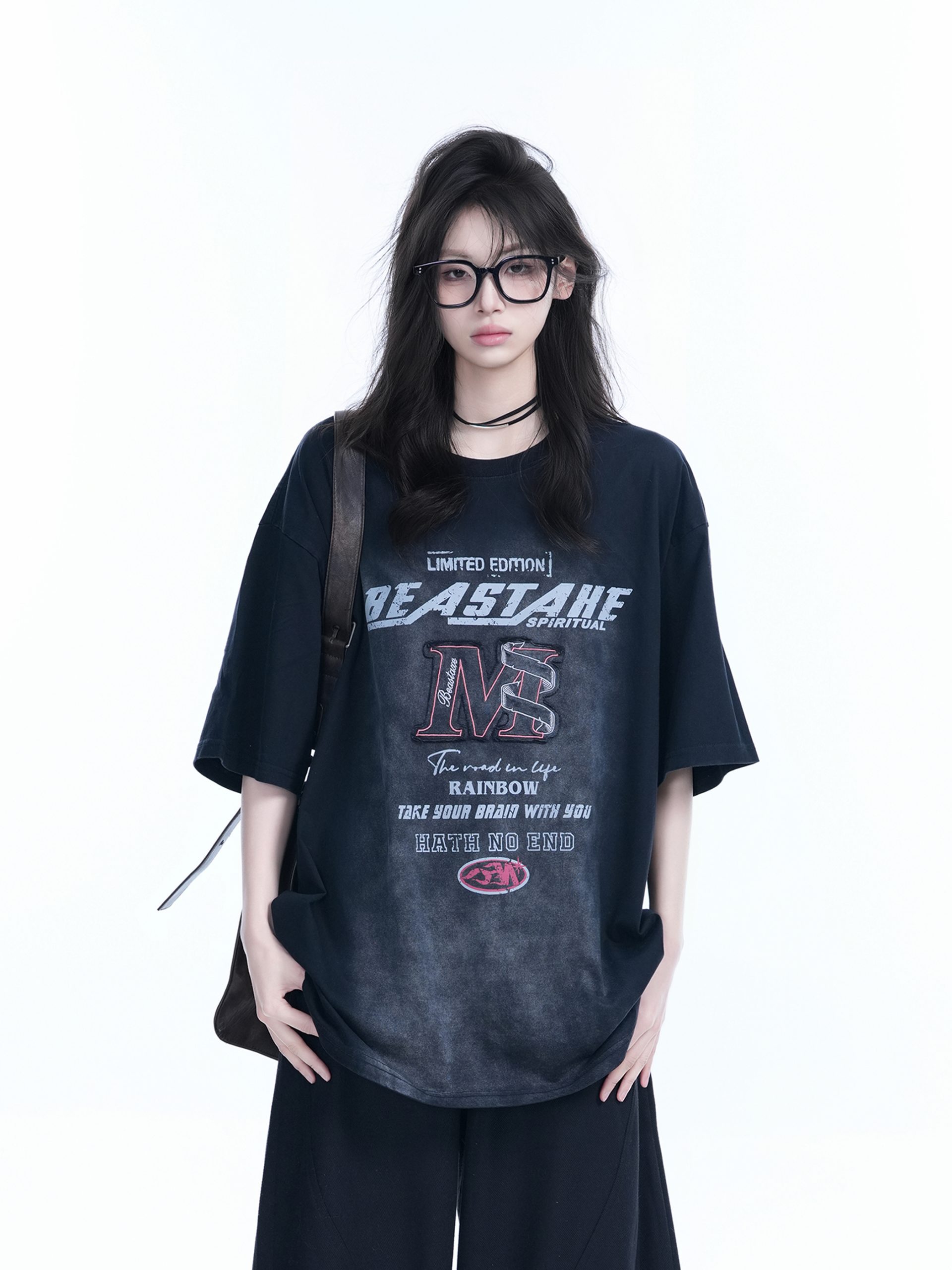 American Retro Gradient Red Short-Sleeve T-Shirt for Women, Unique Loose Fit with Embroidery, Y2K Inspired Fashion Top American Retro Gradient Red Short-Sleeve T-Shirt for Women, Unique Loose Fit with Embroidery, Y2K Inspired Fashion Top