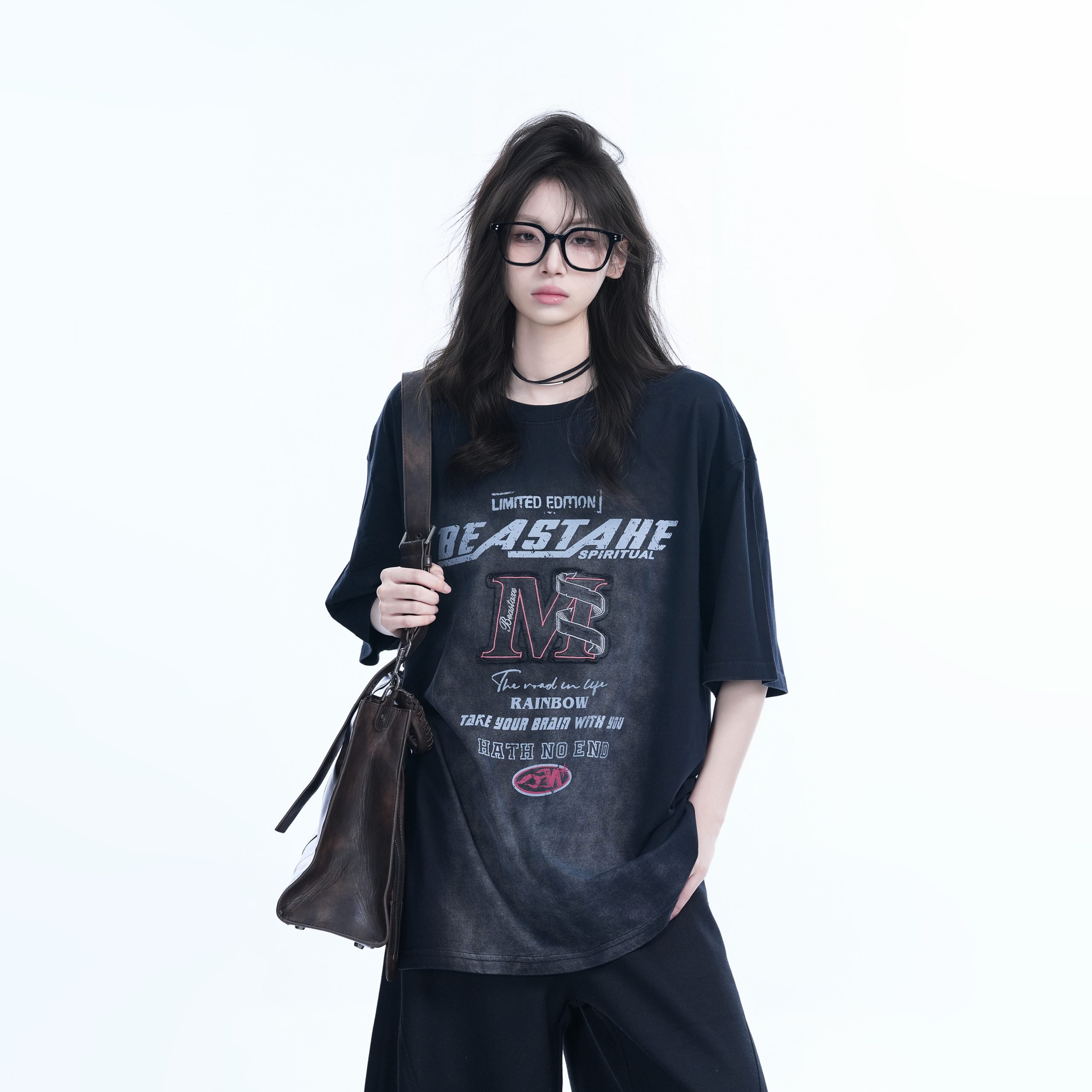 American Retro Gradient Red Short-Sleeve T-Shirt for Women, Unique Loose Fit with Embroidery, Y2K Inspired Fashion Top American Retro Gradient Red Short-Sleeve T-Shirt for Women, Unique Loose Fit with Embroidery, Y2K Inspired Fashion Top