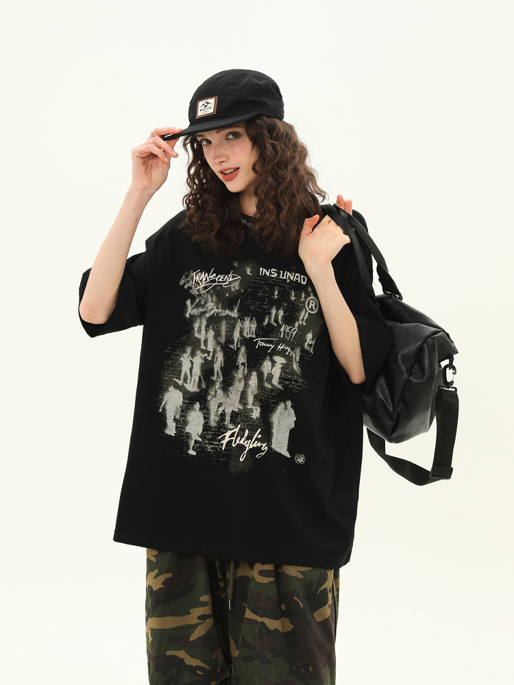 American Retro Graffiti Short Sleeve T-Shirt for Men and Women - Loose Fit Summer Streetwear Couple Top American Retro Graffiti Short Sleeve T-Shirt for Men and Women - Loose Fit Summer Streetwear Couple Top