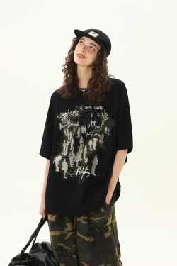 American Retro Graffiti Short Sleeve T-Shirt for Men and Women - Loose Fit Summer Streetwear Couple Top