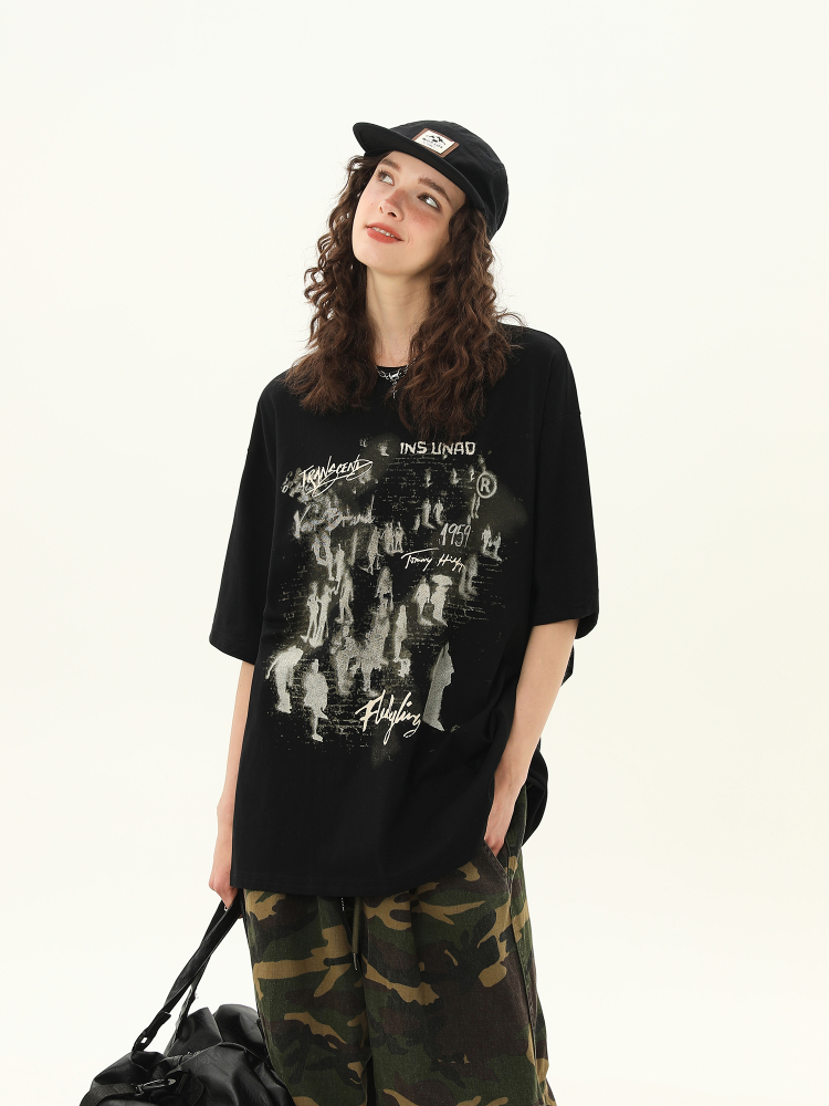 American Retro Graffiti Short Sleeve T-Shirt for Men and Women - Loose Fit Summer Streetwear Couple Top American Retro Graffiti Short Sleeve T-Shirt for Men and Women - Loose Fit Summer Streetwear Couple Top