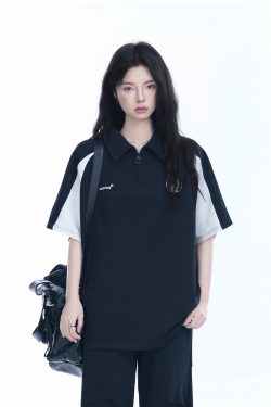 American Retro Half-Zip Collar Short-Sleeve T-Shirt for Women - Loose Fit Polo Style with Mountain-Inspired Graphic