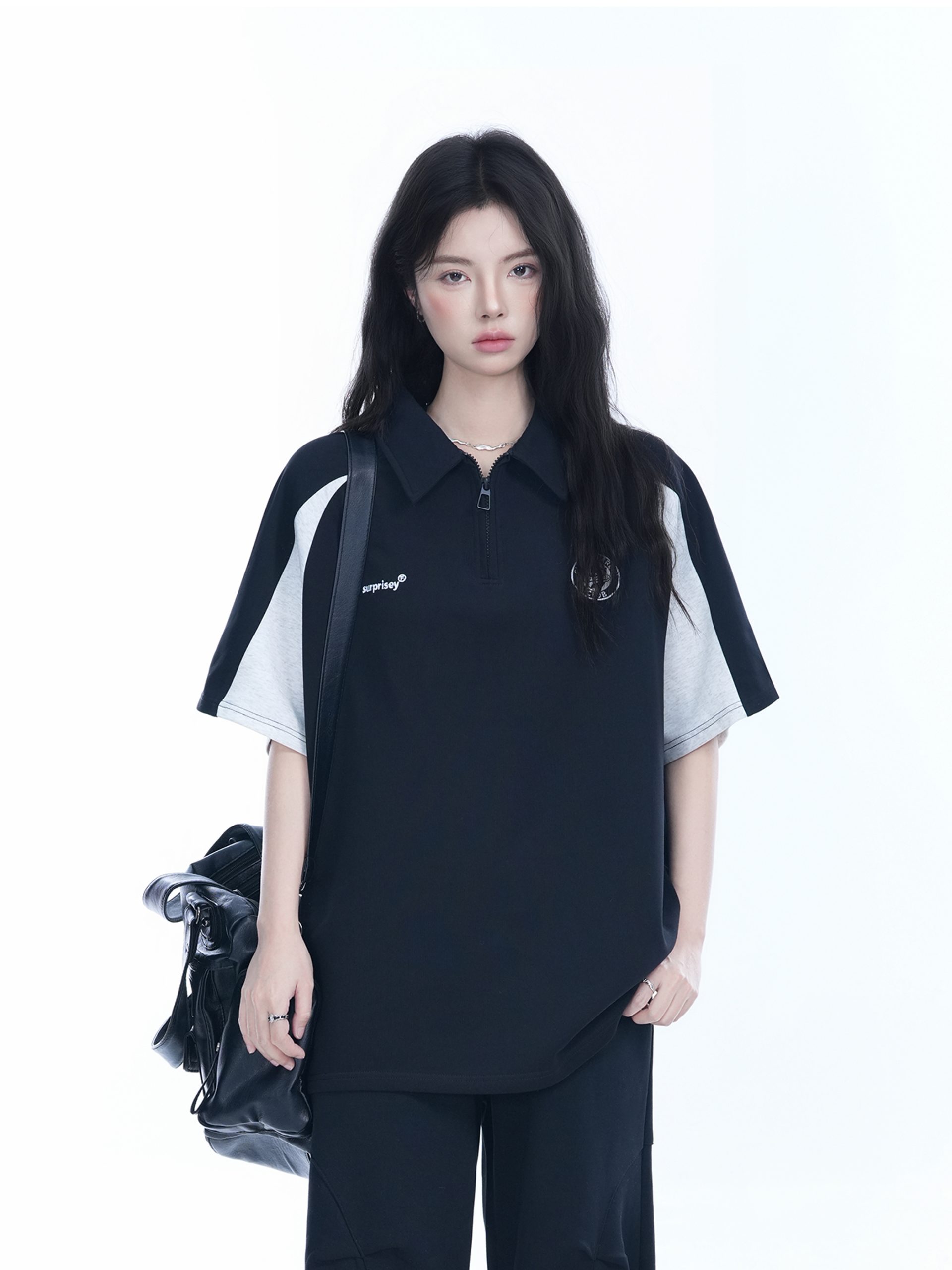 American Retro Half-Zip Collar Short-Sleeve T-Shirt for Women - Loose Fit Polo Style with Mountain-Inspired Graphic American Retro Half-Zip Collar Short-Sleeve T-Shirt for Women - Loose Fit Polo Style with Mountain-Inspired Graphic