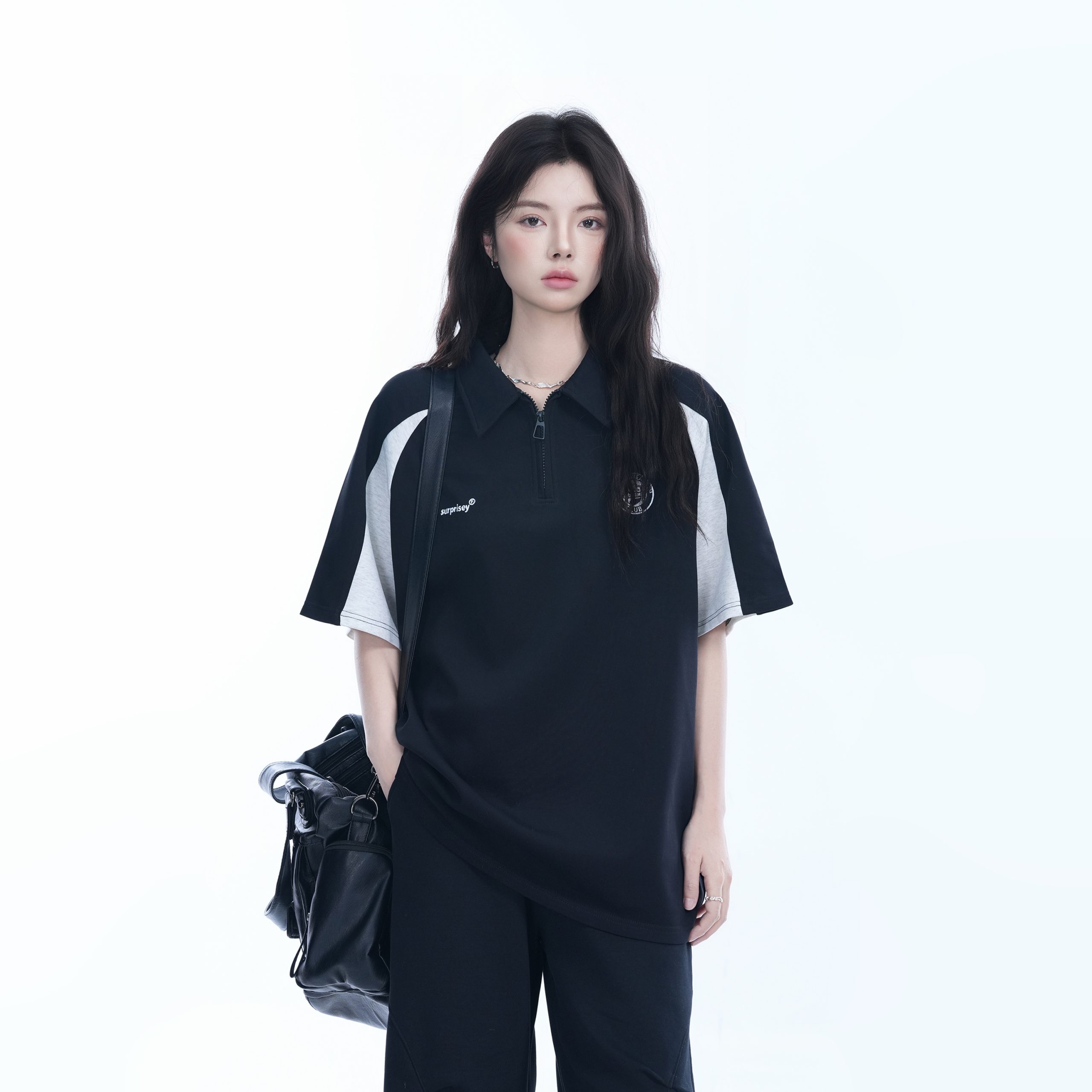 American Retro Half-Zip Collar Short-Sleeve T-Shirt for Women - Loose Fit Polo Style with Mountain-Inspired Graphic American Retro Half-Zip Collar Short-Sleeve T-Shirt for Women - Loose Fit Polo Style with Mountain-Inspired Graphic