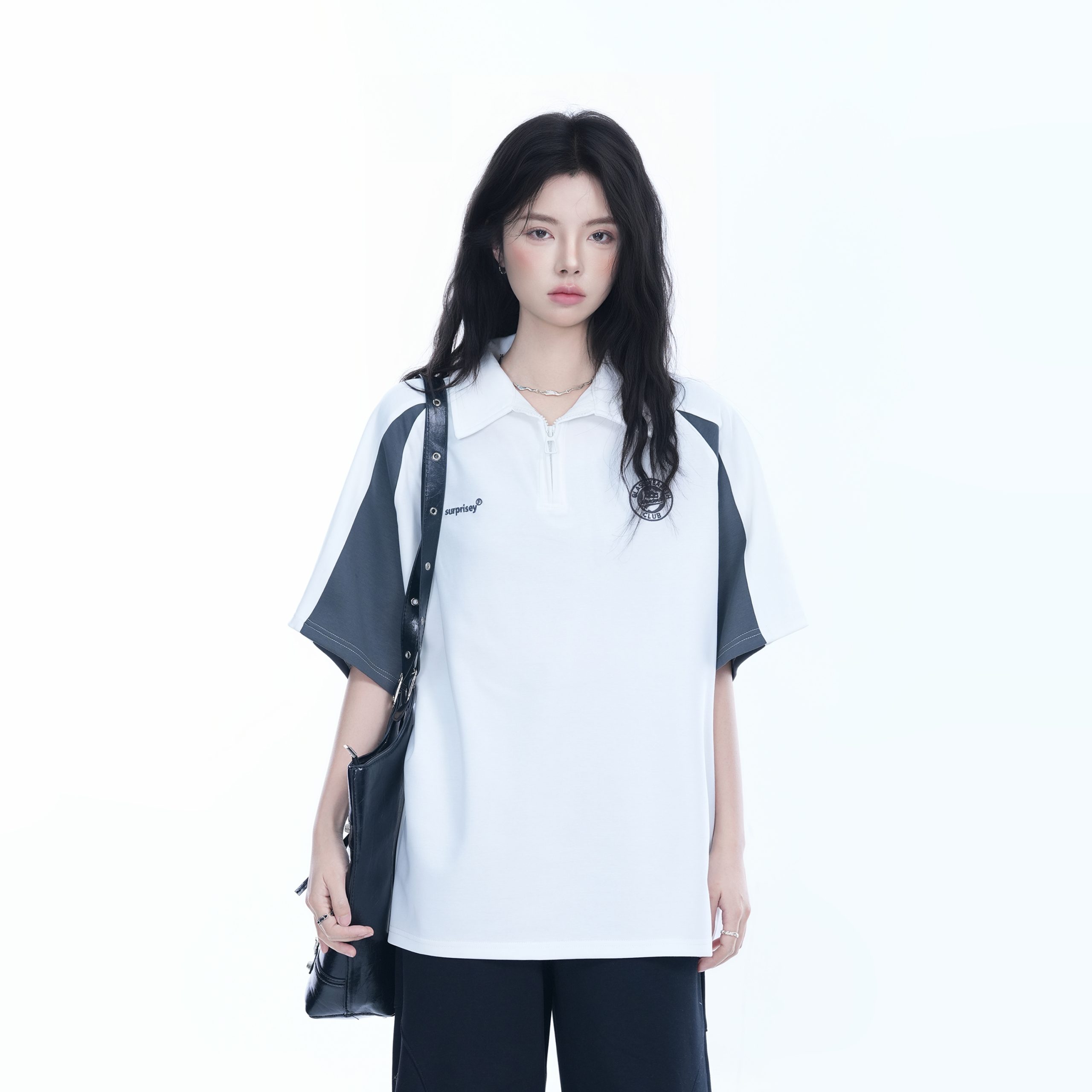 American Retro Half-Zip Collar Short-Sleeve T-Shirt for Women - Loose Fit Polo Style with Mountain-Inspired Graphic American Retro Half-Zip Collar Short-Sleeve T-Shirt for Women - Loose Fit Polo Style with Mountain-Inspired Graphic