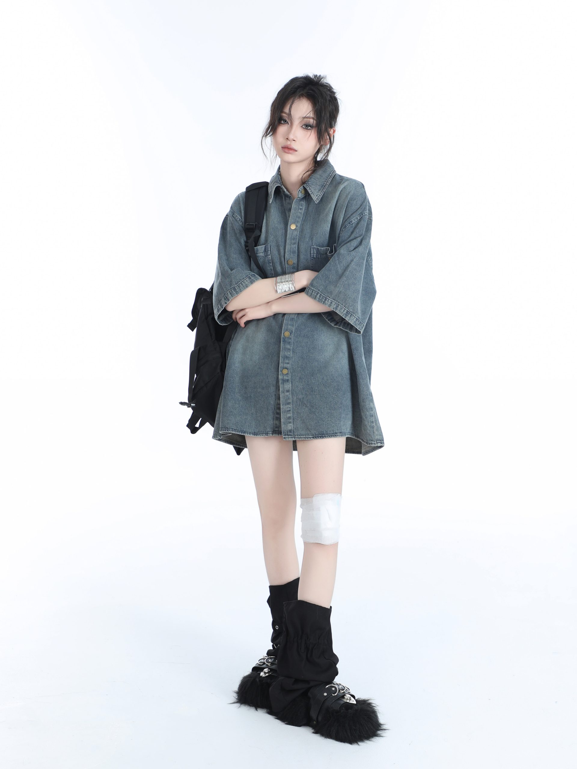 American Retro Heavy-Duty Washed Denim Short-Sleeve Shirt for Women, Unique Loose Fit, Casual Mountain-Inspired Style American Retro Heavy-Duty Washed Denim Short-Sleeve Shirt for Women, Unique Loose Fit, Casual Mountain-Inspired Style