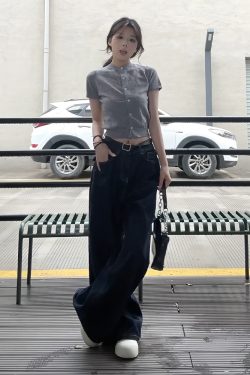 American Retro Knitted Cardigan for Women - Gray Short-Sleeve Slim Fit T-Shirt, Casual Summer Style Top