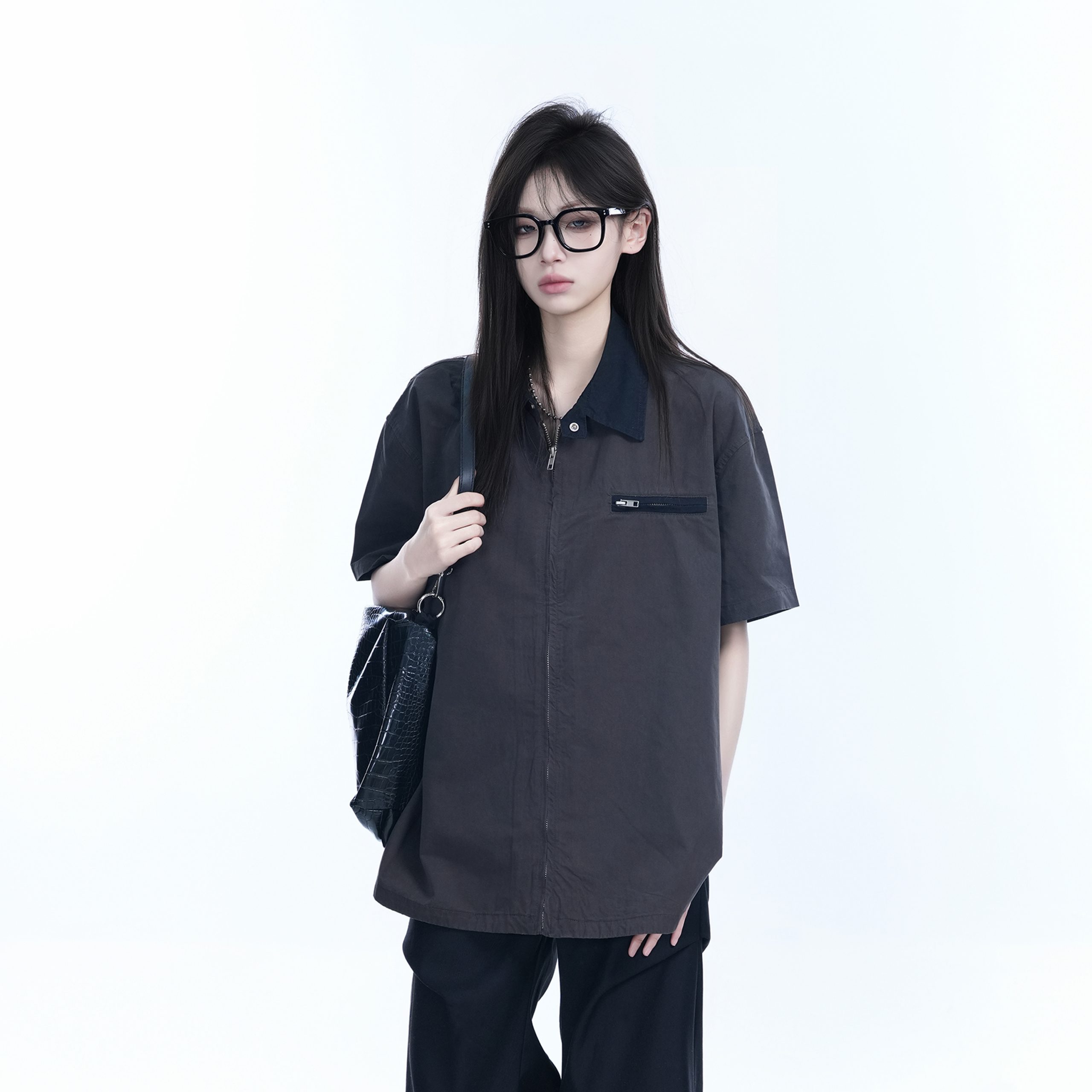 American Retro Lapel Zip Short Sleeve Shirt for Women - Gender-Neutral Loose Fit with Unique Niche Design, Casual Vintage Style American Retro Lapel Zip Short Sleeve Shirt for Women - Gender-Neutral Loose Fit with Unique Niche Design, Casual Vintage Style