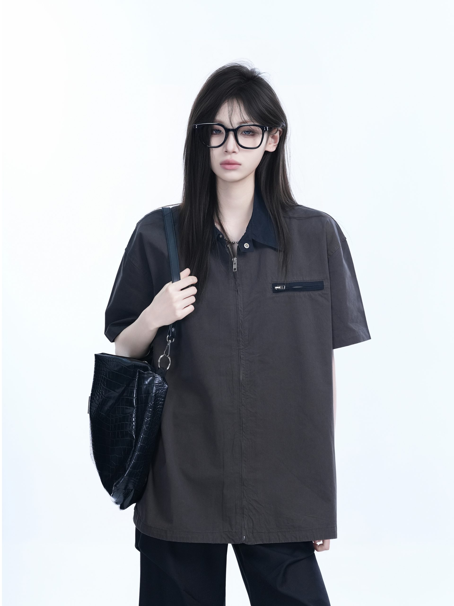 American Retro Lapel Zip Short Sleeve Shirt for Women - Gender-Neutral Loose Fit with Unique Niche Design, Casual Vintage Style American Retro Lapel Zip Short Sleeve Shirt for Women - Gender-Neutral Loose Fit with Unique Niche Design, Casual Vintage Style