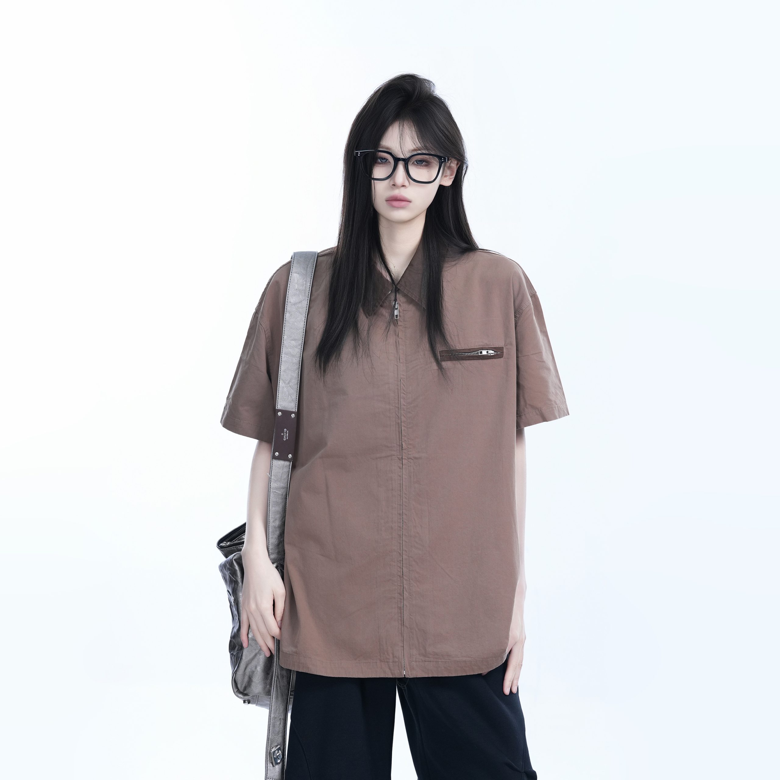 American Retro Lapel Zip Short Sleeve Shirt for Women - Gender-Neutral Loose Fit with Unique Niche Design, Casual Vintage Style American Retro Lapel Zip Short Sleeve Shirt for Women - Gender-Neutral Loose Fit with Unique Niche Design, Casual Vintage Style