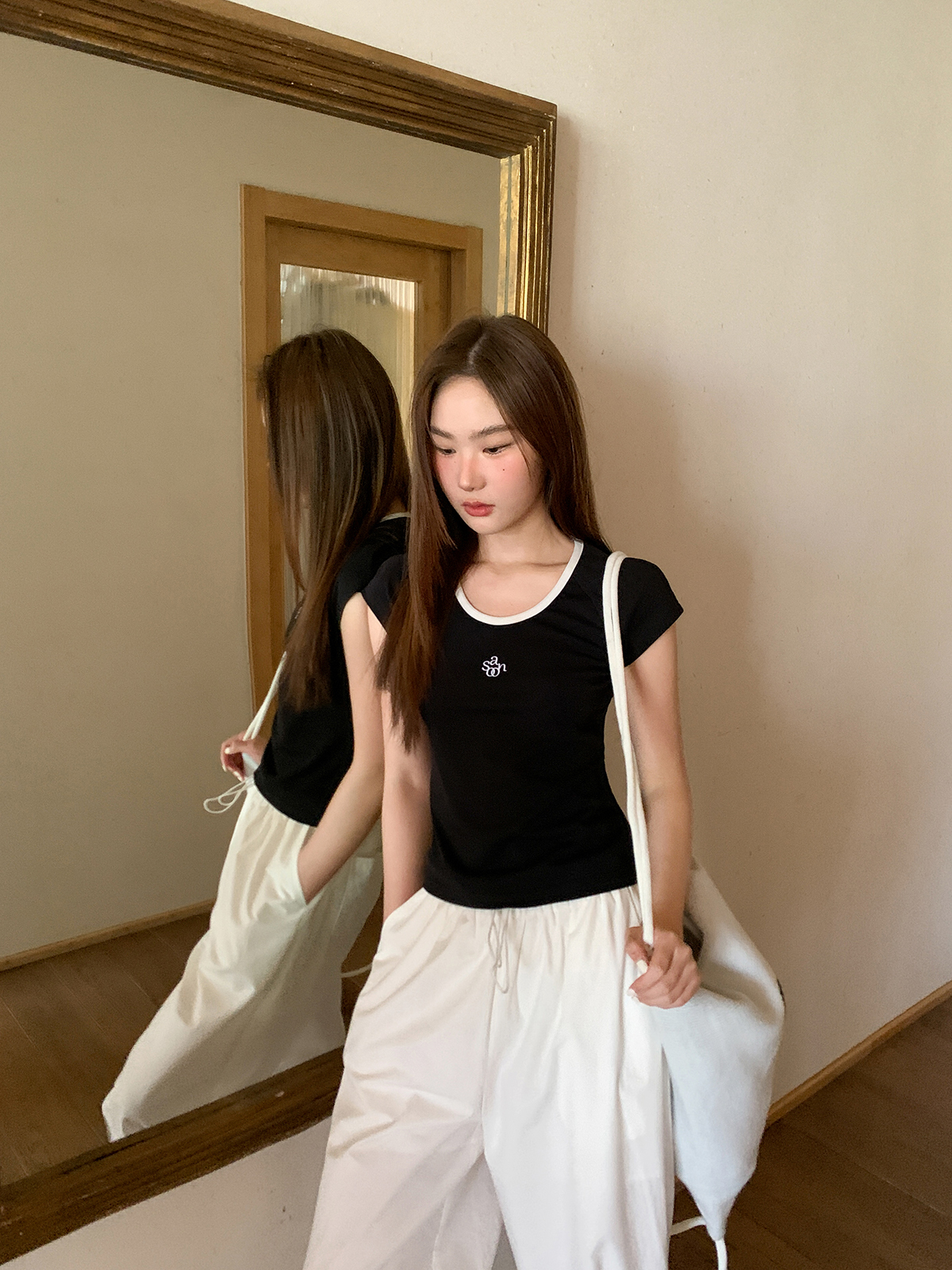 American Retro Letter Embroidery Color-Blocking U-Neck Short Sleeve T-Shirt for Women - Summer Slim Fit 90s Style Top American Retro Letter Embroidery Color-Blocking U-Neck Short Sleeve T-Shirt for Women - Summer Slim Fit 90s Style Top