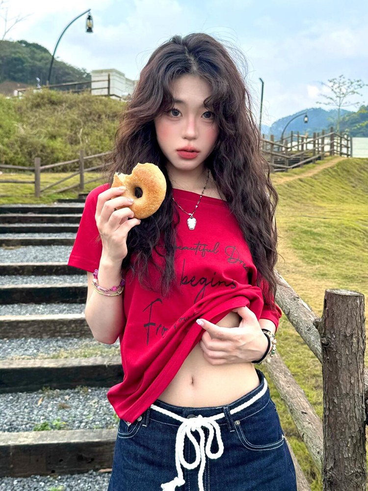 American Retro Off-Shoulder Short-Sleeve Women's Summer Letter Print Red T-Shirt - Trendy Loose Slim Fit Top for Y2K Style American Retro Off-Shoulder Short-Sleeve Women's Summer Letter Print Red T-Shirt - Trendy Loose Slim Fit Top for Y2K Style