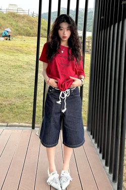American Retro Off-Shoulder Short-Sleeve Women's Summer Letter Print Red T-Shirt - Trendy Loose Slim Fit Top for Y2K Style