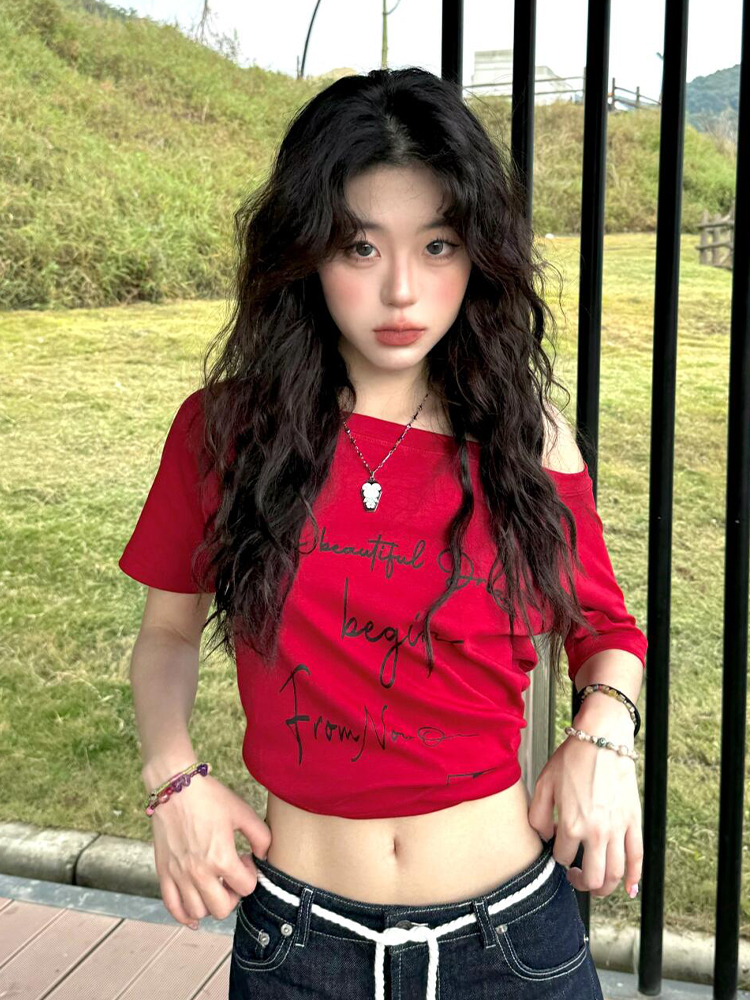 American Retro Off-Shoulder Short-Sleeve Women's Summer Letter Print Red T-Shirt - Trendy Loose Slim Fit Top for Y2K Style American Retro Off-Shoulder Short-Sleeve Women's Summer Letter Print Red T-Shirt - Trendy Loose Slim Fit Top for Y2K Style