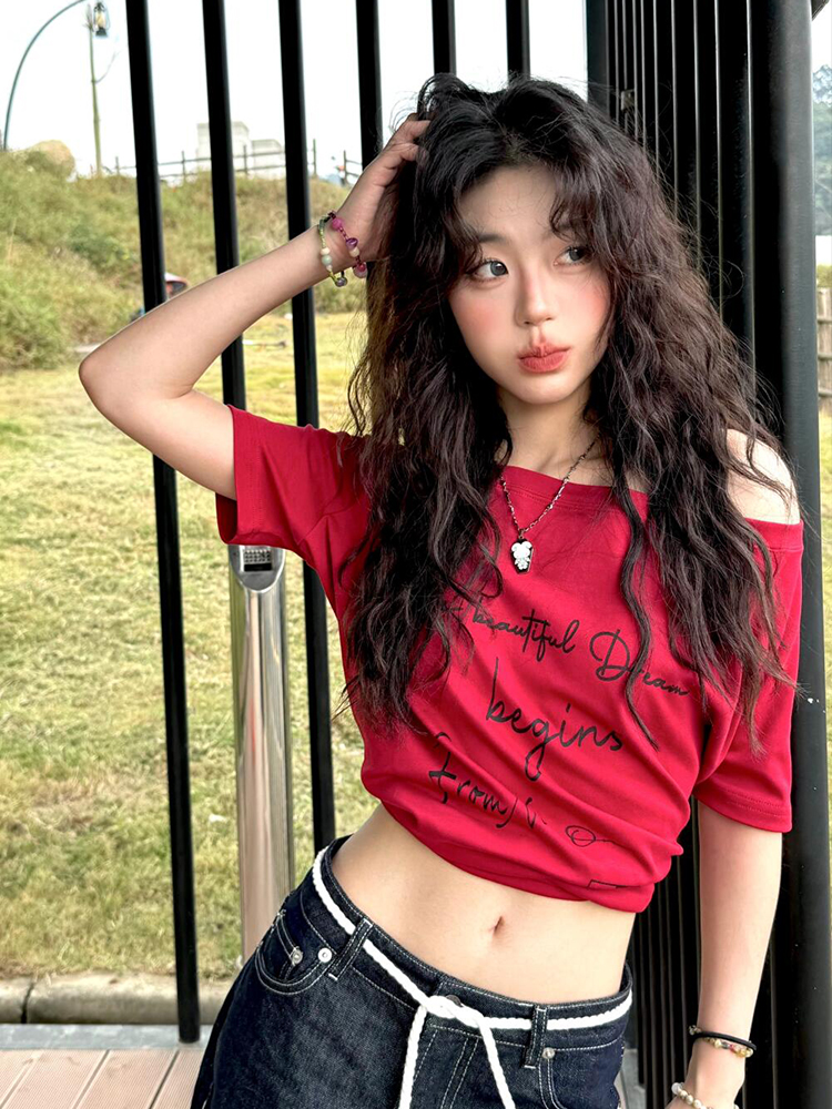 American Retro Off-Shoulder Short-Sleeve Women's Summer Letter Print Red T-Shirt - Trendy Loose Slim Fit Top for Y2K Style American Retro Off-Shoulder Short-Sleeve Women's Summer Letter Print Red T-Shirt - Trendy Loose Slim Fit Top for Y2K Style