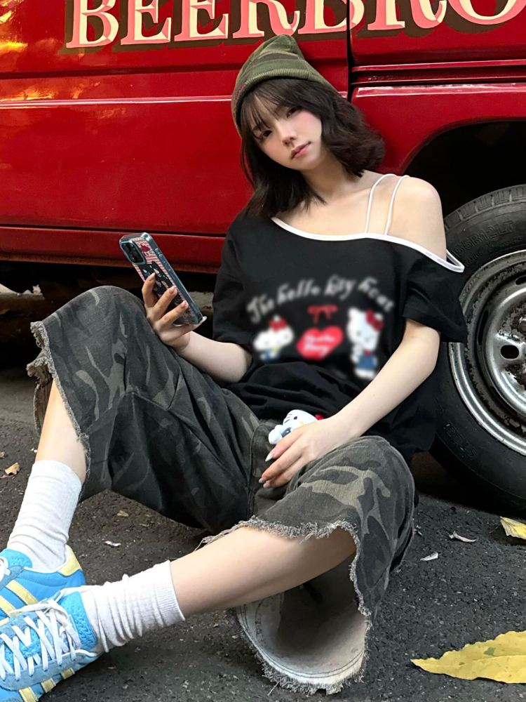 American Retro Off-Shoulder T-Shirt for Women, Summer Hello Kitty Printed Loose Color-Blocking Short Sleeve Top American Retro Off-Shoulder T-Shirt for Women, Summer Hello Kitty Printed Loose Color-Blocking Short Sleeve Top