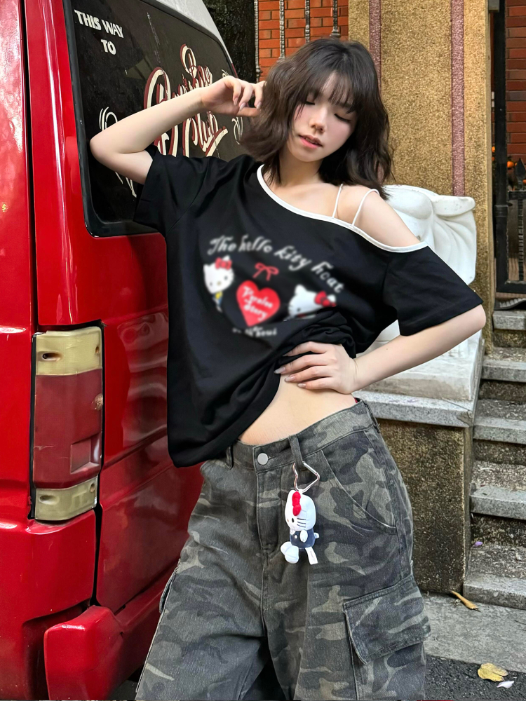 American Retro Off-Shoulder T-Shirt for Women, Summer Hello Kitty Printed Loose Color-Blocking Short Sleeve Top American Retro Off-Shoulder T-Shirt for Women, Summer Hello Kitty Printed Loose Color-Blocking Short Sleeve Top