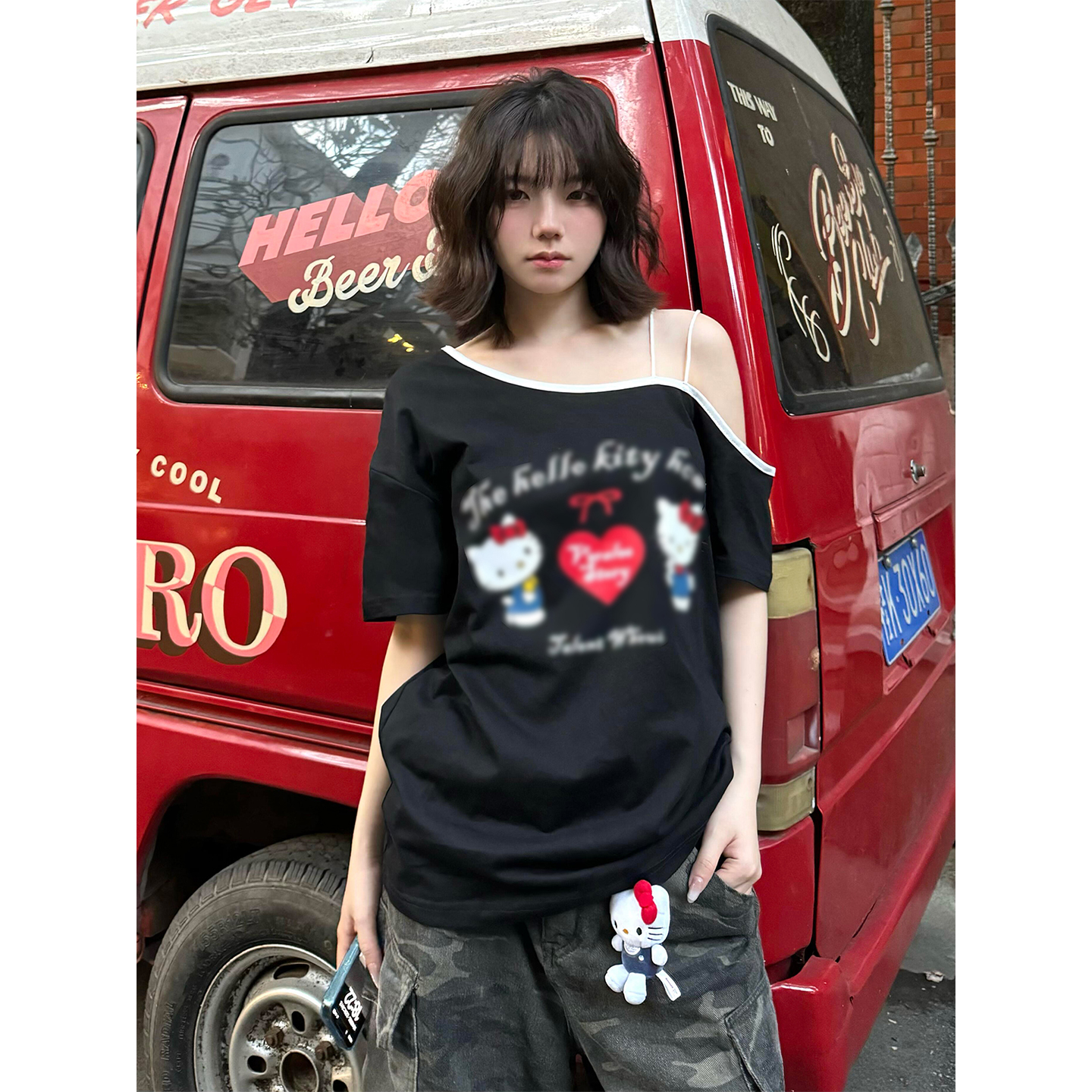 American Retro Off-Shoulder T-Shirt for Women, Summer Hello Kitty Printed Loose Color-Blocking Short Sleeve Top American Retro Off-Shoulder T-Shirt for Women, Summer Hello Kitty Printed Loose Color-Blocking Short Sleeve Top