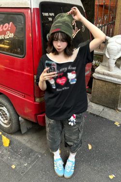 American Retro Off-Shoulder T-Shirt for Women, Summer Hello Kitty Printed Loose Color-Blocking Short Sleeve Top